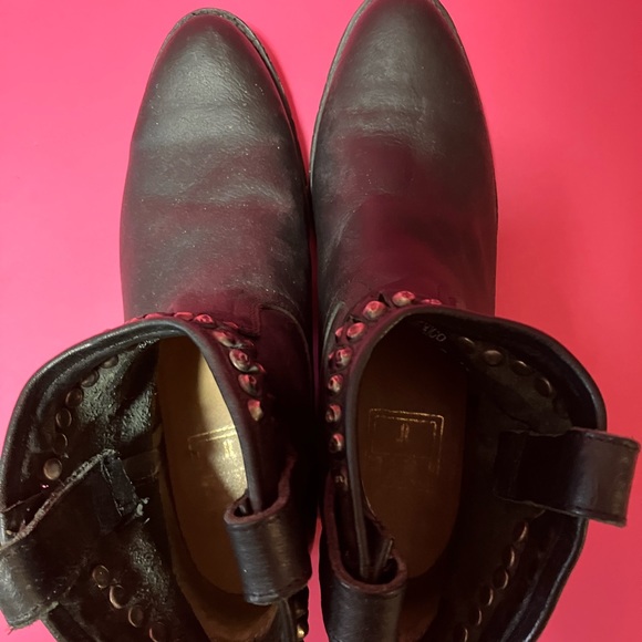 Frye Diana studded ankle boots black leather women’s 9b Rare - Picture 2 of 10